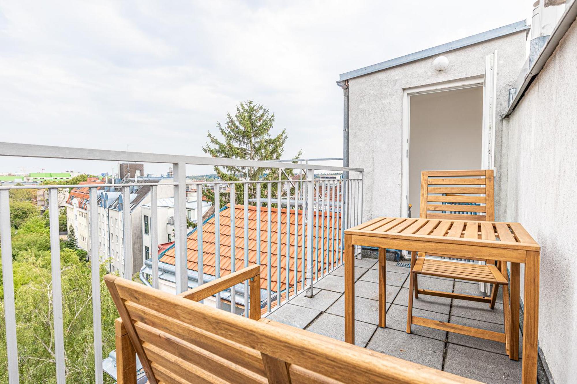 Appartement Airy Attic Apt.: Stylish At Penzing Area *
