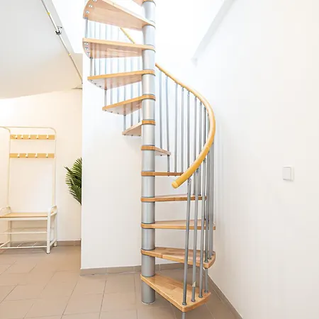 Airy Attic Apt.: Stylish Studio At Penzing Area Vienna Exterior photo